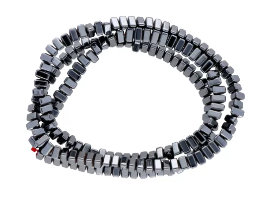 K7J29 HEMATYT TRÓJKĄTY 4/2,2 mm - 1 SZNUR