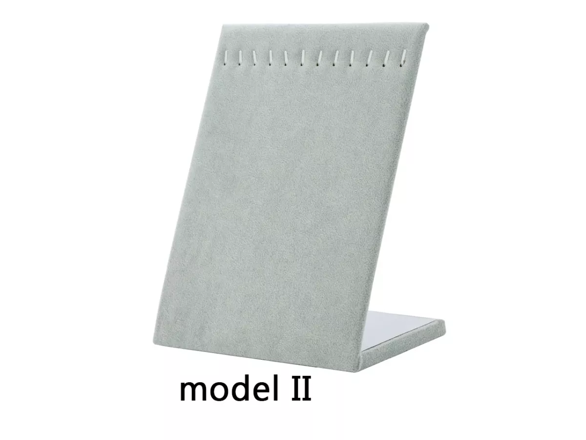 O1I05 EKSPOZYTOR NA NASZYJNIKI