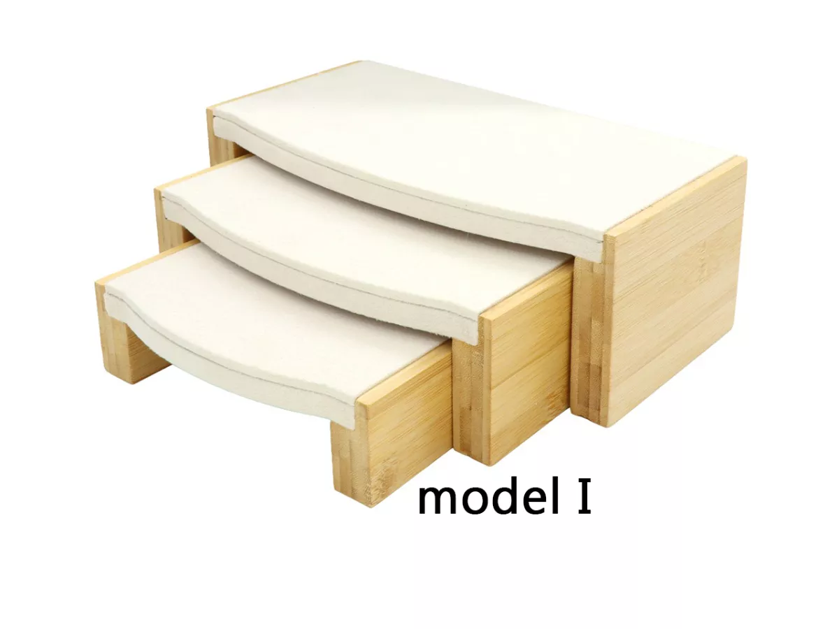 O1H45 ZESTAW EKSPOZYTORÓW NA BIŻUTERIĘ - 3 SZTUKI