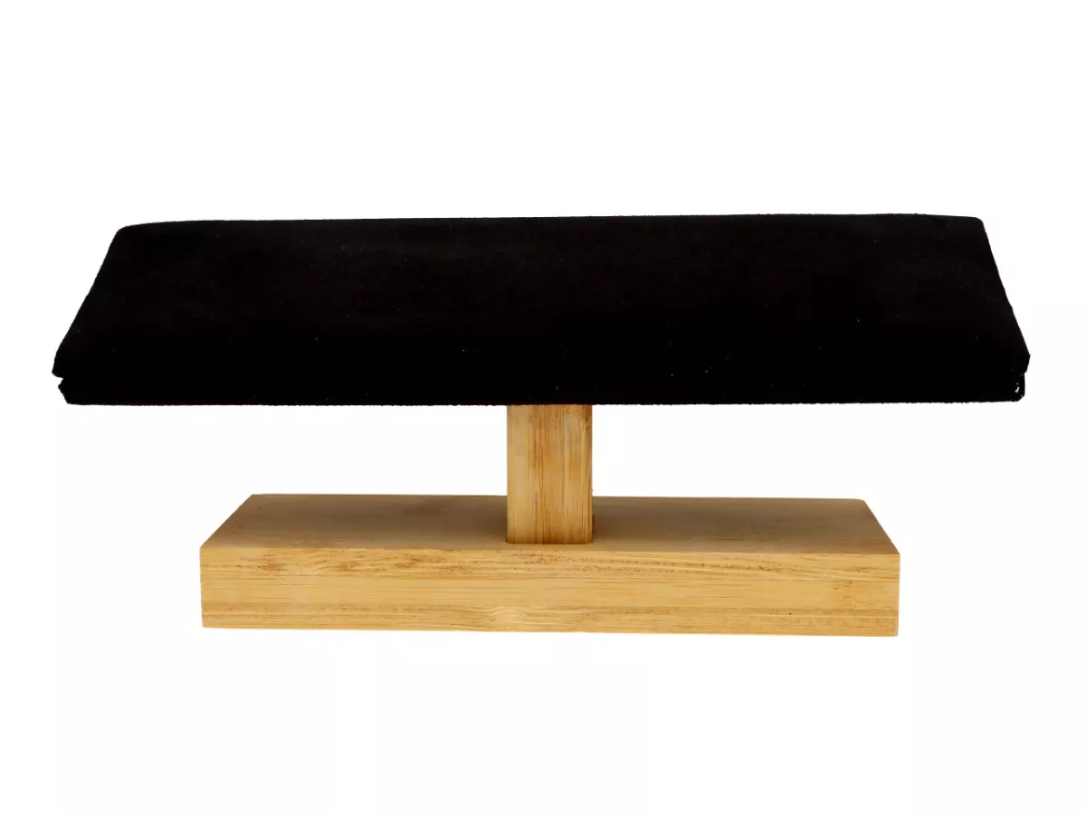 O1I08 EKSPOZYTOR NA BRANSOLETKI